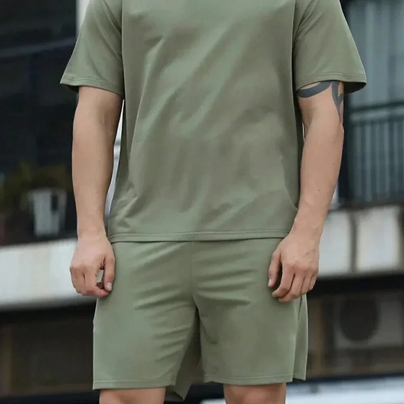 Army Green Casual Mens Solid Tee & Drawstring Waist Shorts - Picture 5 of 5